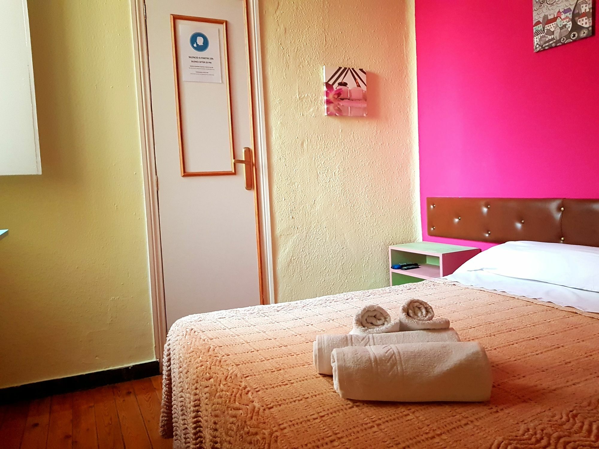 Hostal Padre Isla 1 Leon Ngoại thất bức ảnh